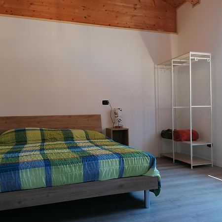 Agriturismo Bio Apipoli Montano Lucino ภายนอก รูปภาพ