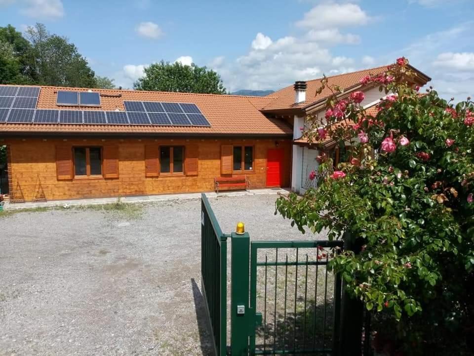 Agriturismo Bio Apipoli Montano Lucino ภายนอก รูปภาพ