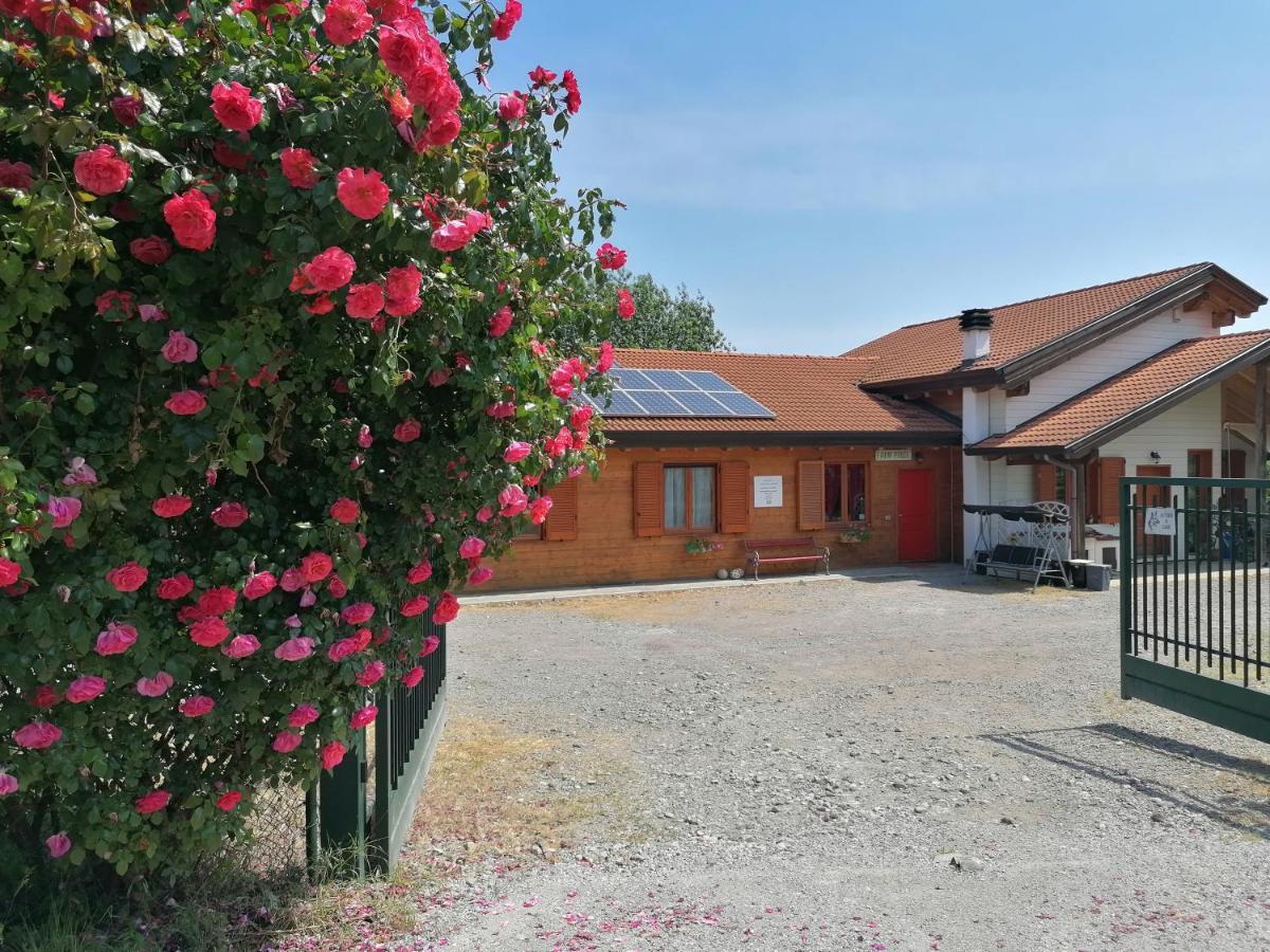 Agriturismo Bio Apipoli Montano Lucino ภายนอก รูปภาพ