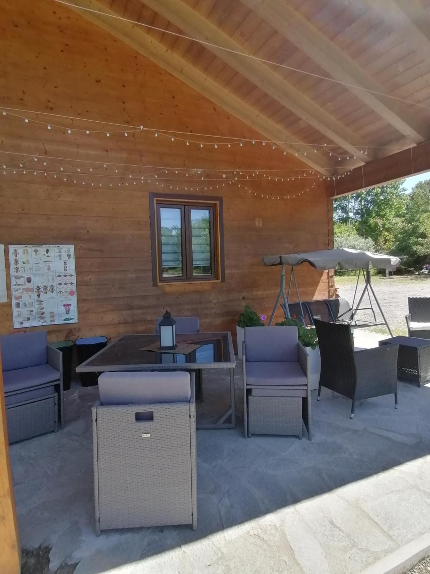 Agriturismo Bio Apipoli Montano Lucino ภายนอก รูปภาพ